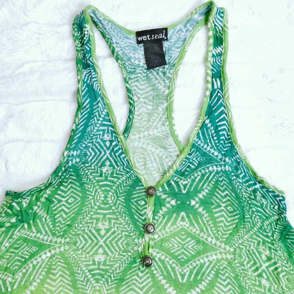 ⭐ 3/$15 ⭐ Wet Seal tropical tank